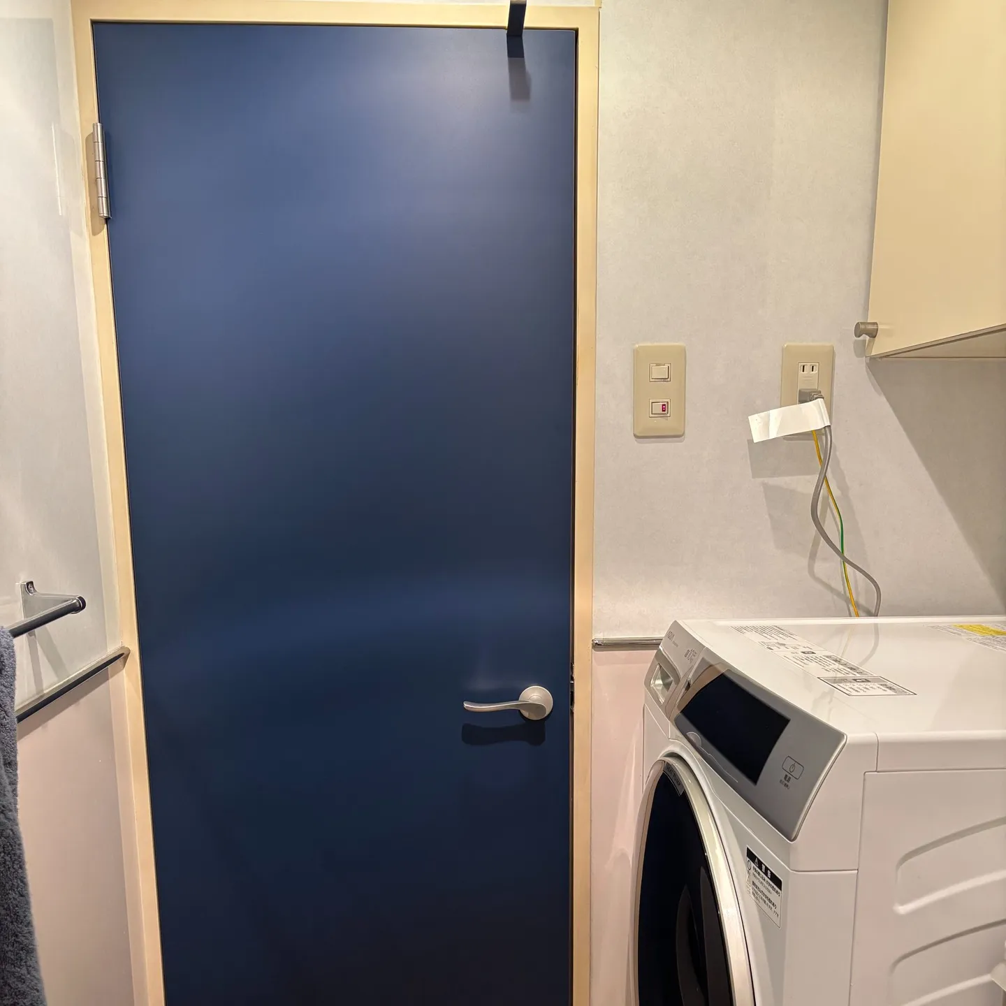 京都市南区の住宅で、トイレ建具の交換工事を担当させていただき...