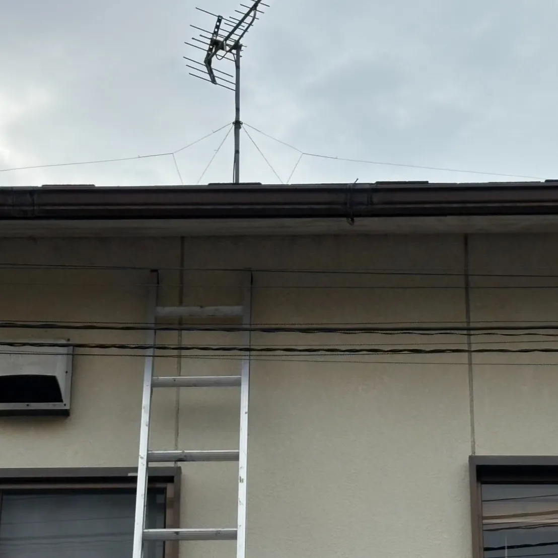 本日は、お客様の住まいの大切な一部である雨樋の補修作業をさせ...