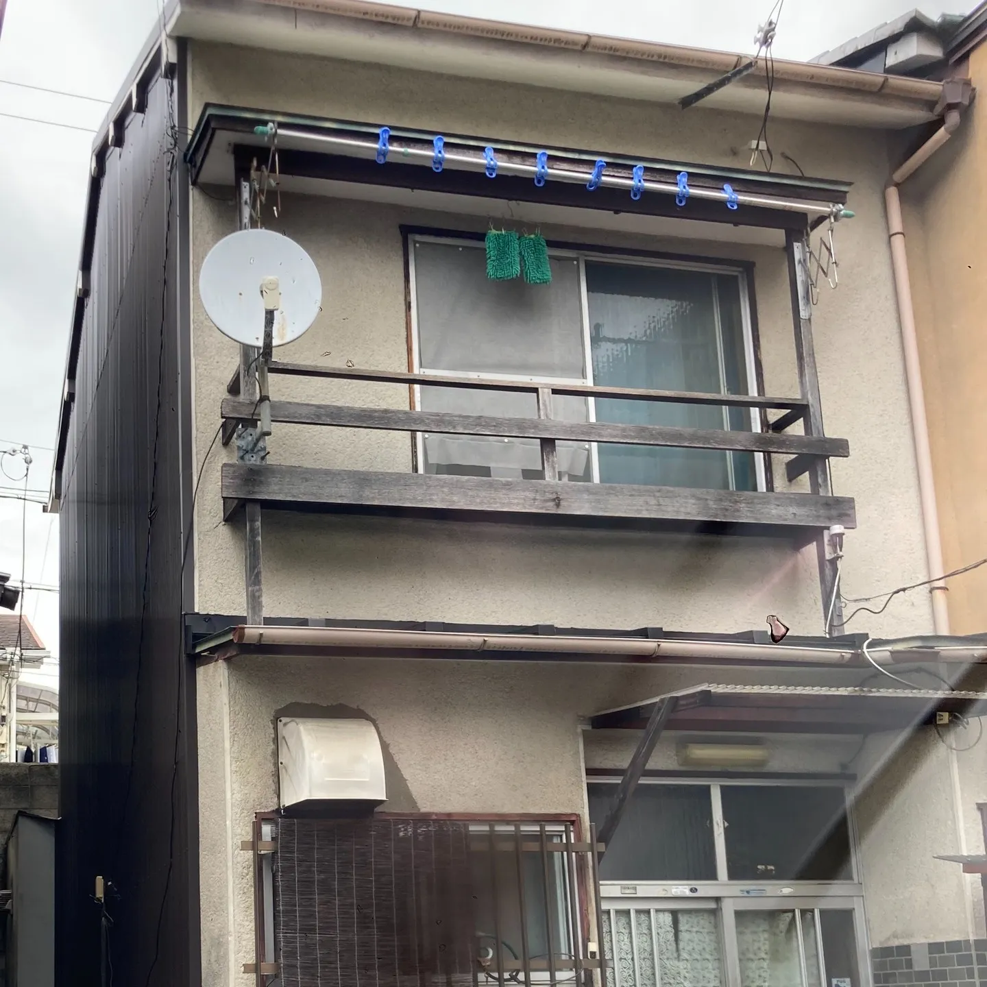 京都市右京区で行った外壁塗装工事が無事に完了しました。