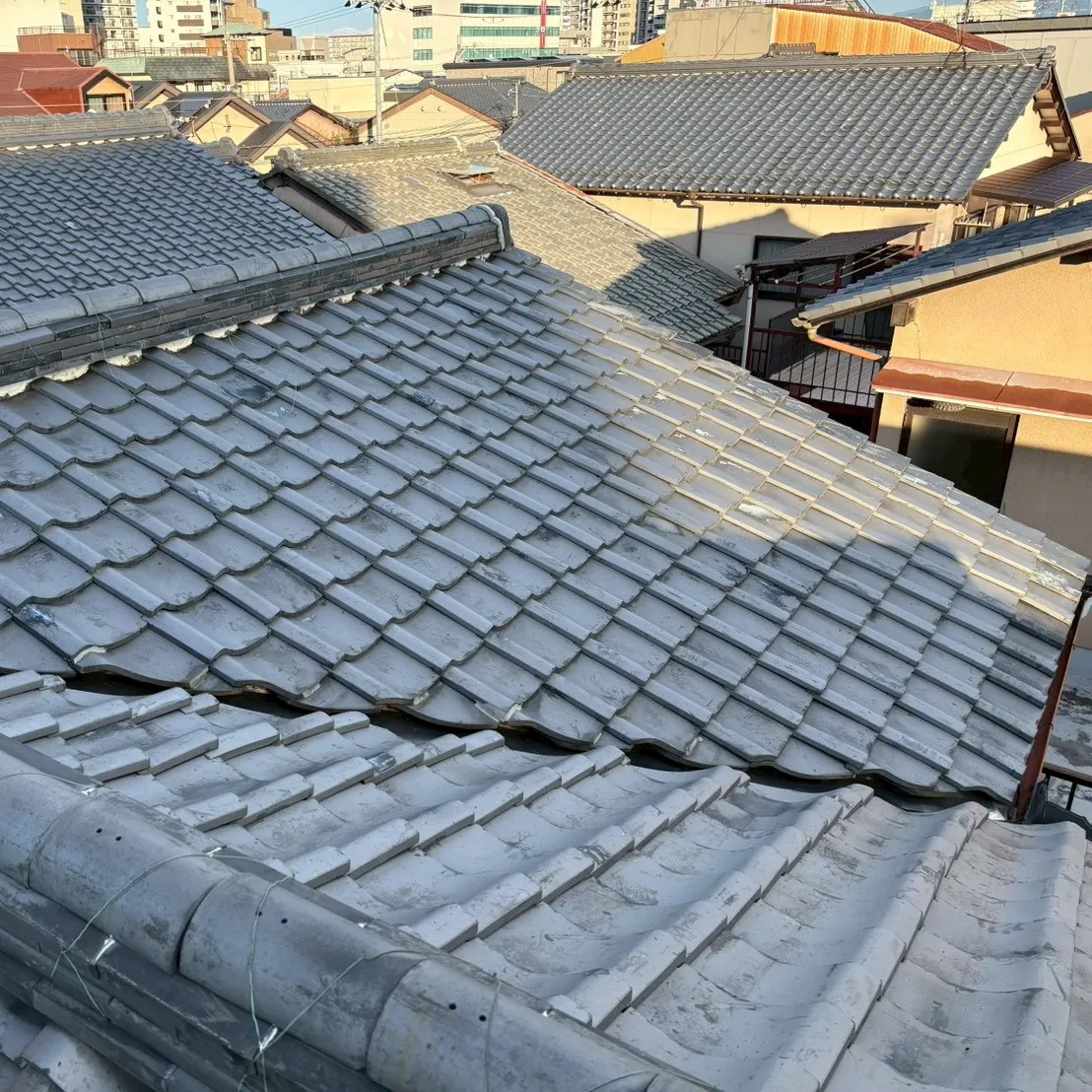 屋根の葺き替え工事が無事に完了しました。