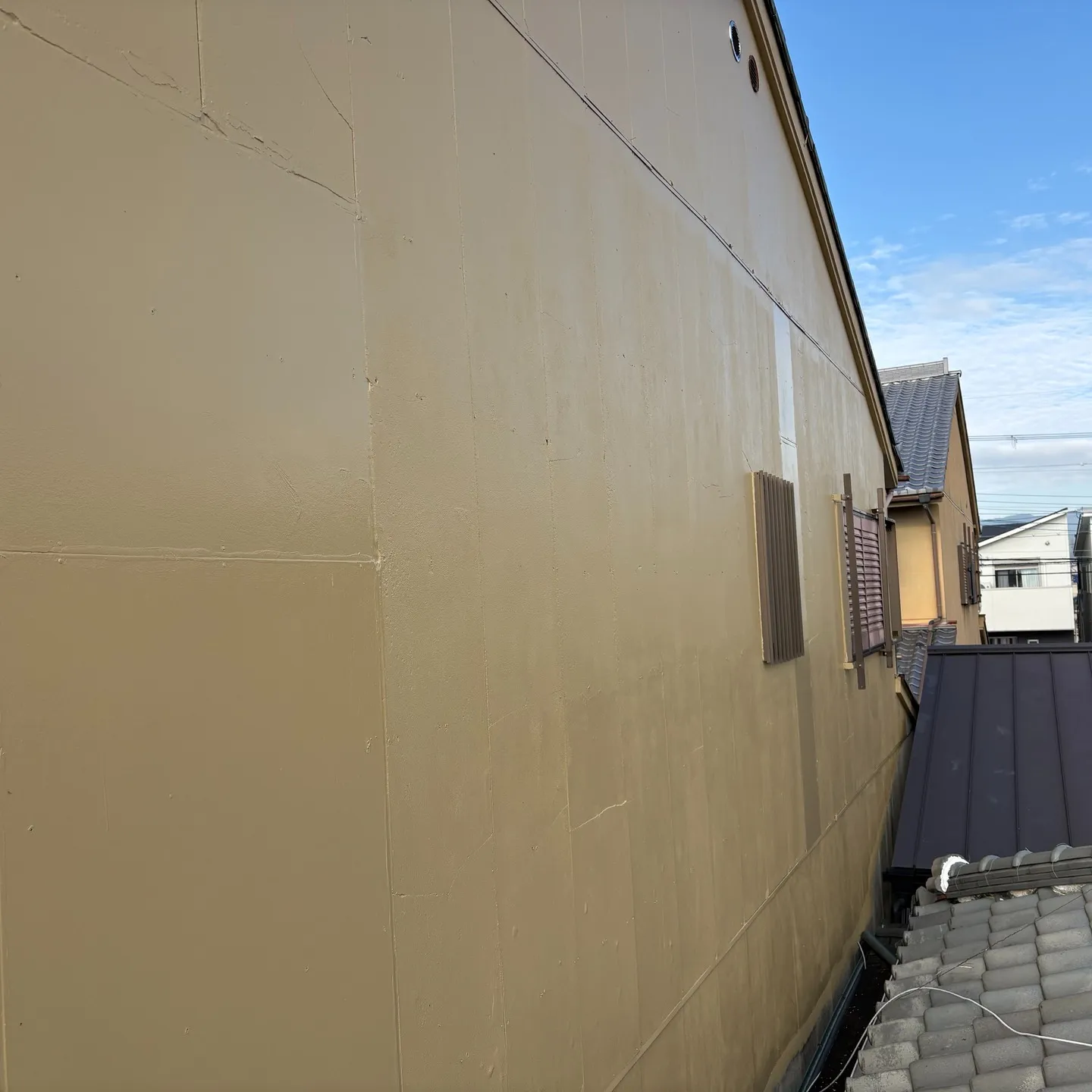 外壁改修工事が無事に完了いたしました。