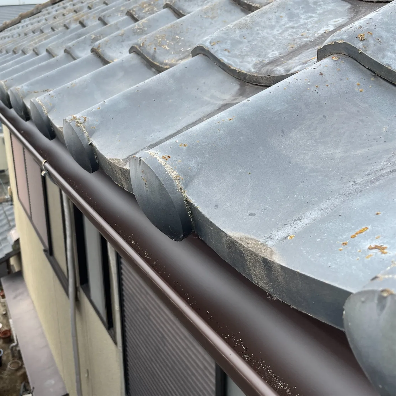 この度、雨樋の交換工事をさせていただきました。