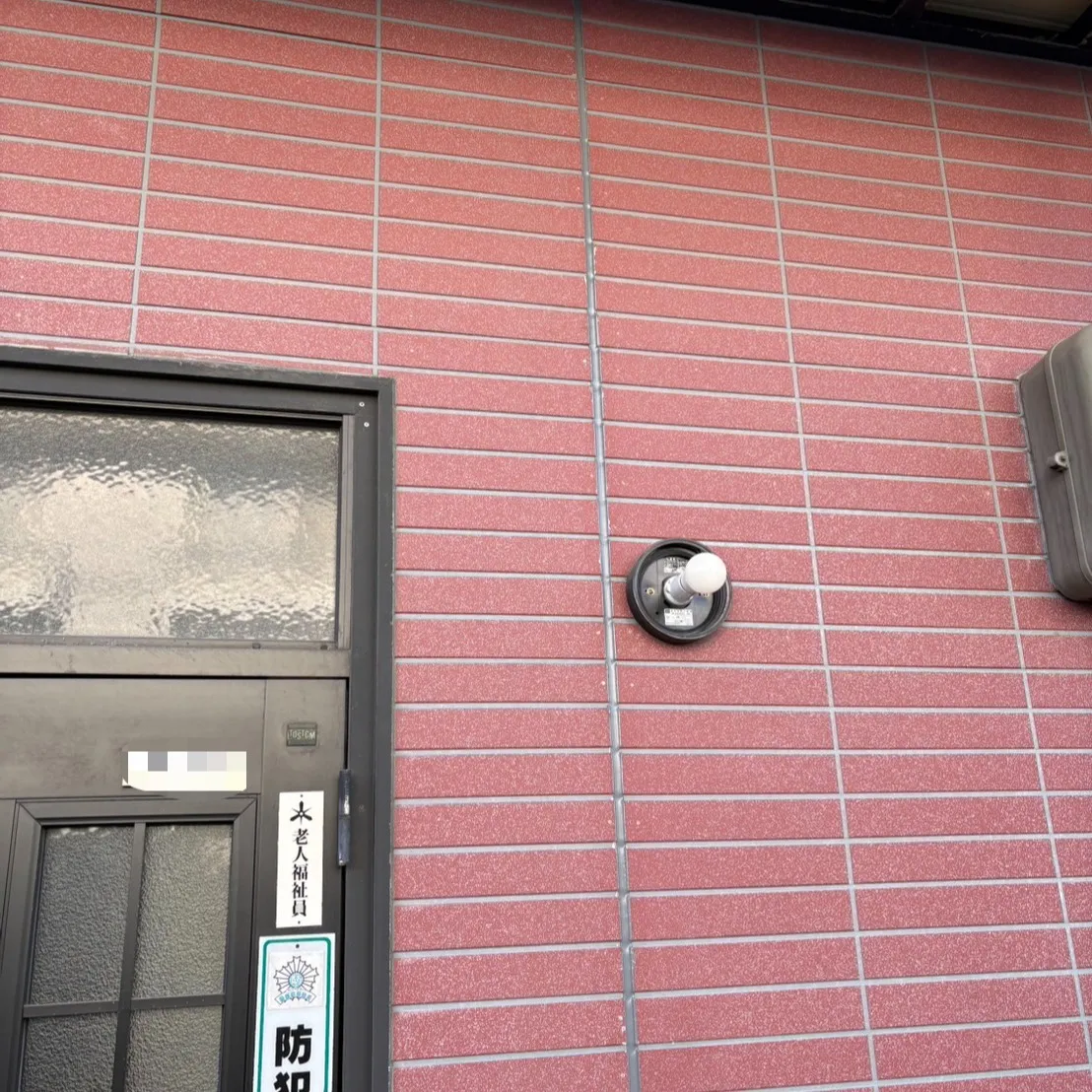 サイディング目地のシール補修をさせていただきました。