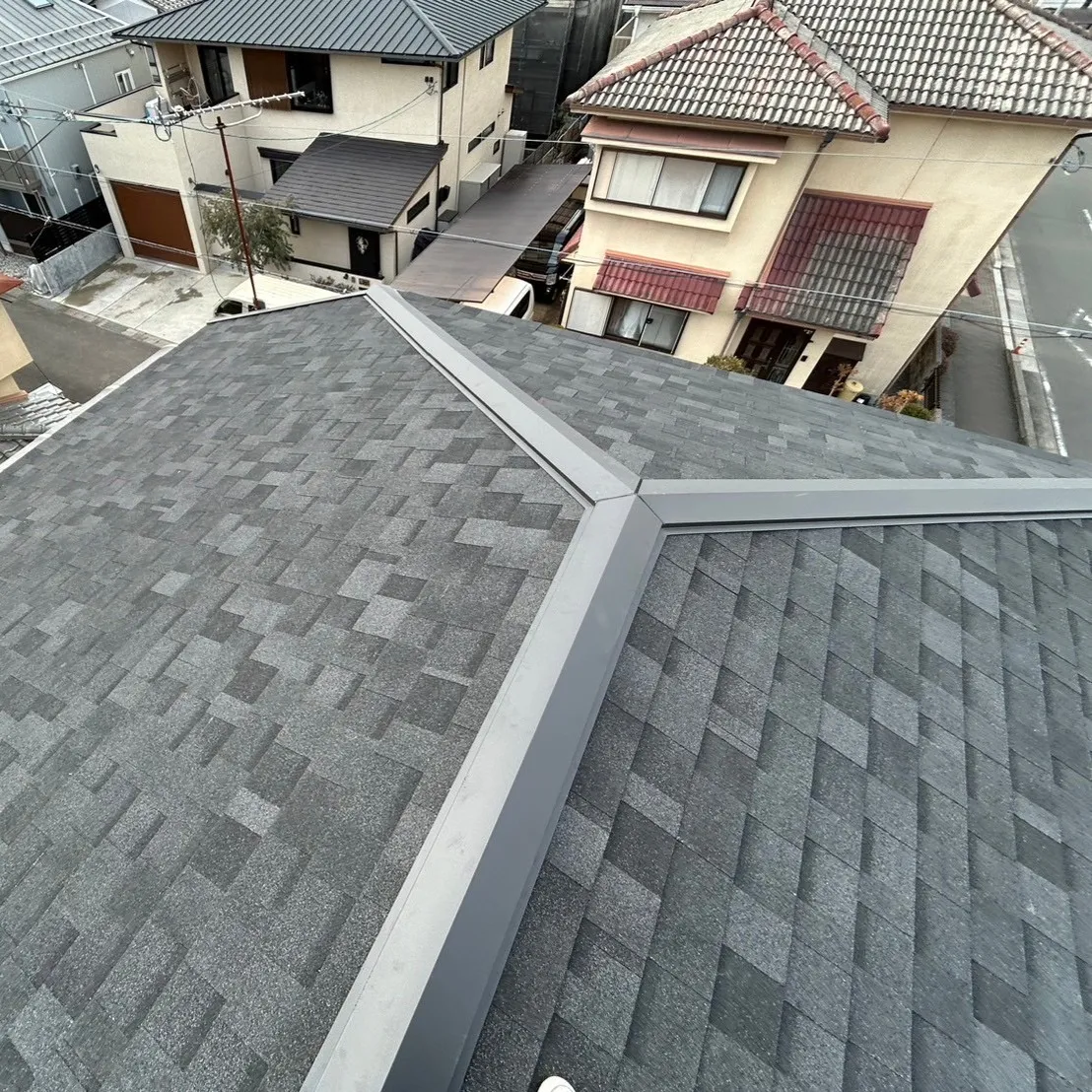 大屋根の葺き替え工事が無事に完了しました。