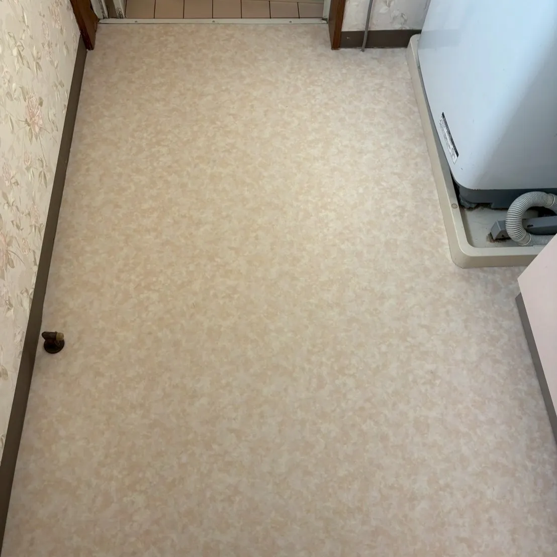 今回、脱衣場の床のクッションフロア(CF)工事が完了いたしま...