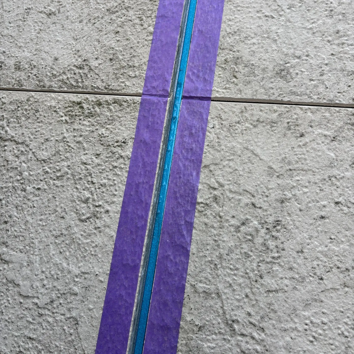 先日、弊社はお客様の重要な住まいにおけるサイディングシールの...