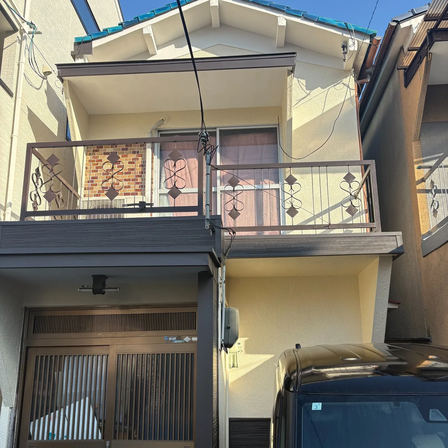 外壁の改修工事を無事に完了いたしました。