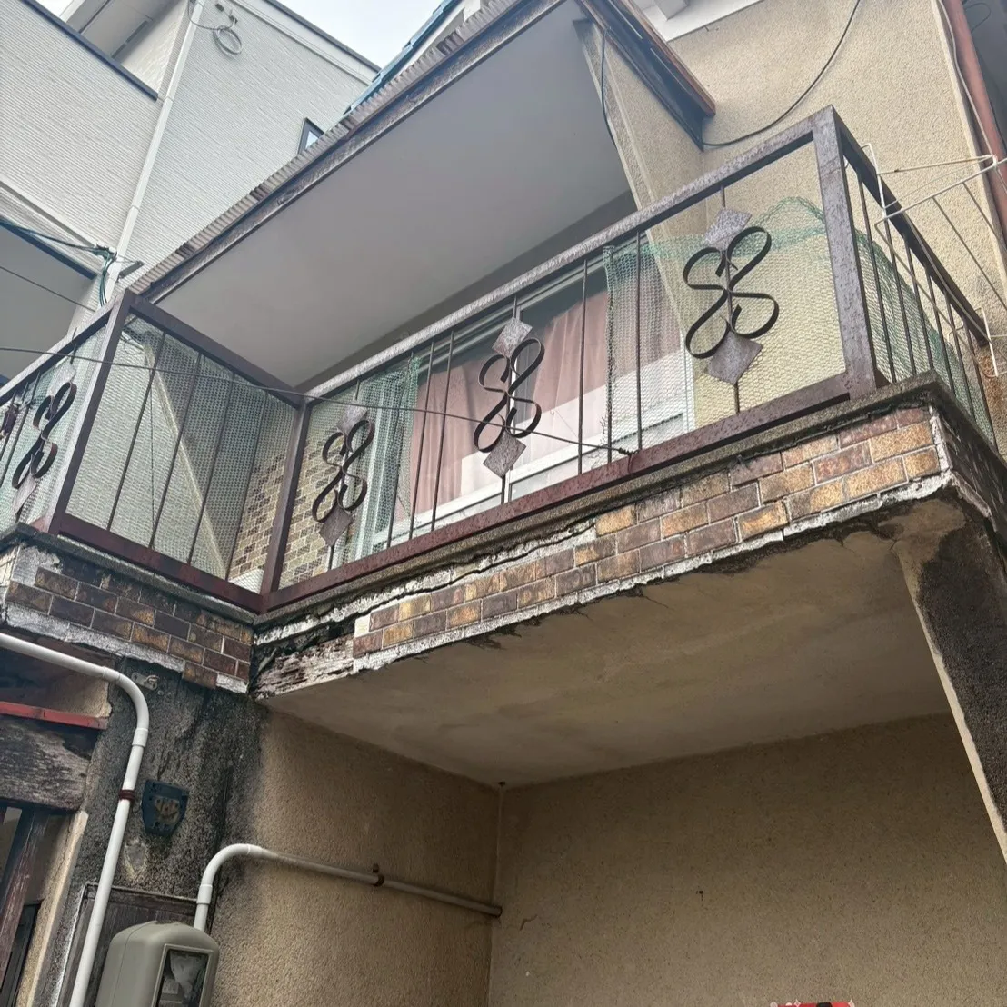 外壁の改修工事を無事に完了いたしました。