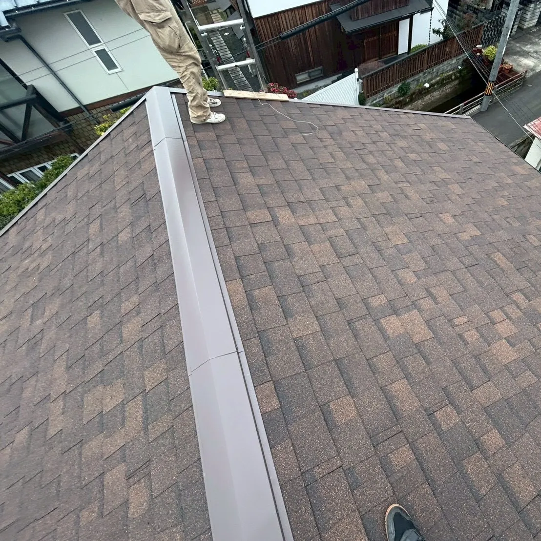 大屋根の葺き替え工事が無事に完了しました。