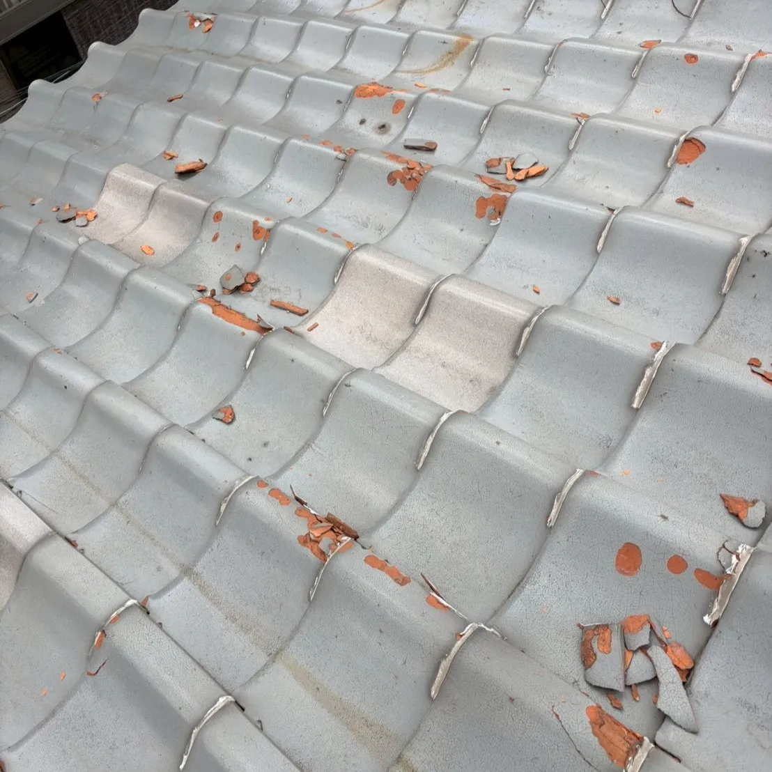 大屋根の葺き替え工事が無事に完了しました。