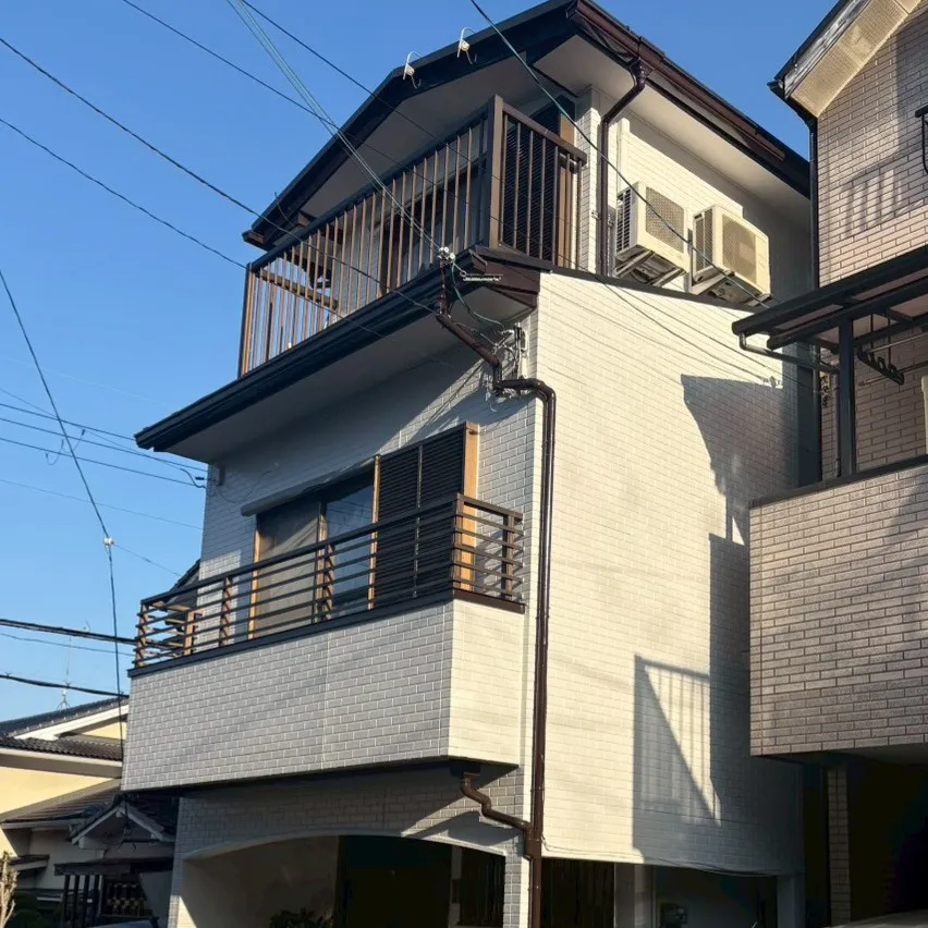 外壁塗装工事が完了し、お客様に満足していただける結果となりま...