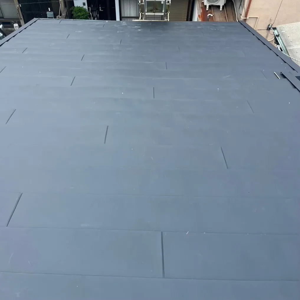 大屋根の葺き替え工事が無事完了しました。