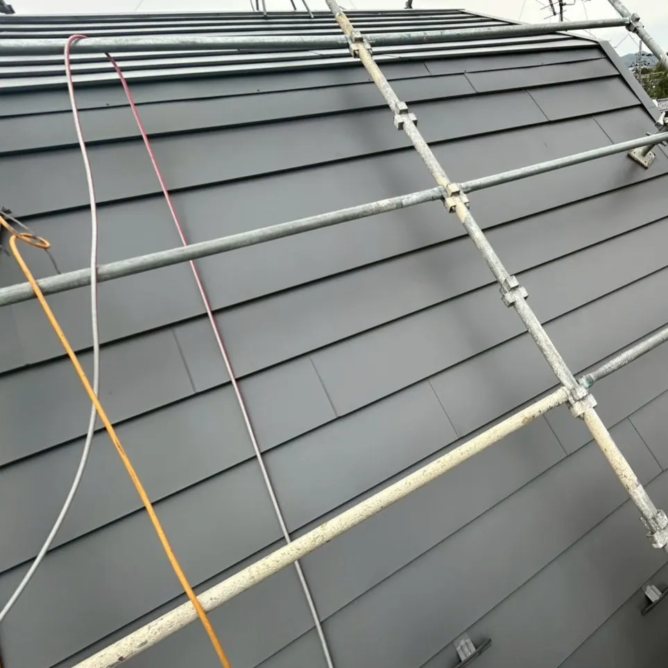 大屋根のカバー工事をさせていただきました。