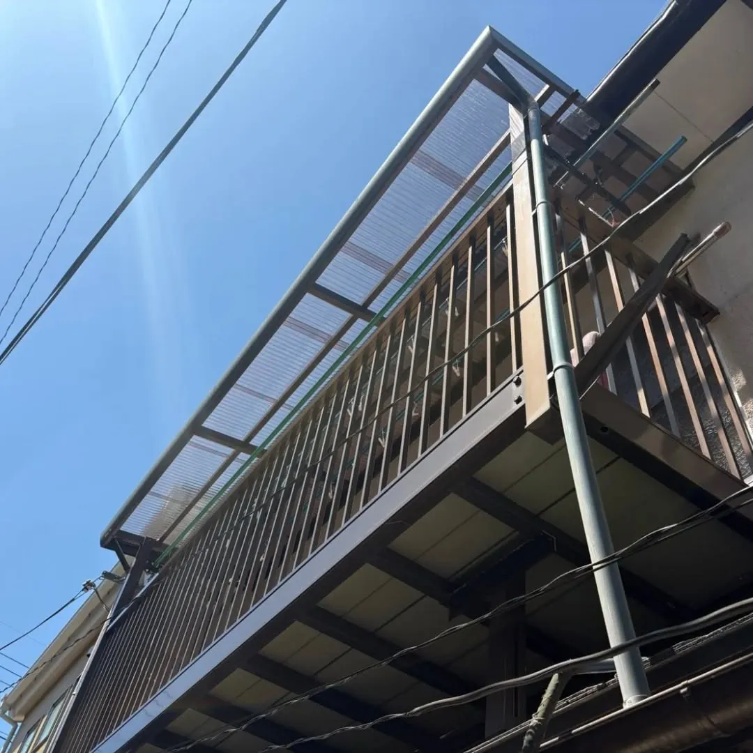 今回は波板の交換をさせていただきました。