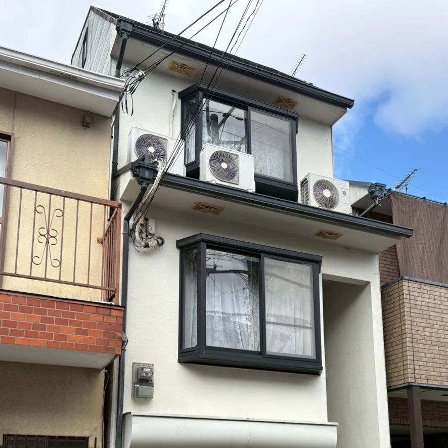 外壁塗装の工事を無事に完了しました！今回は、関西ペイントのア...