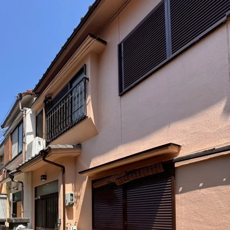 先日、お客様のご依頼で外壁塗装を実施いたしました。